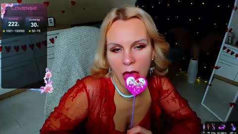 Snapshot of louisa_bay chatting on February 14, 8:10 am Louisa online show from February 14, 8:10 am