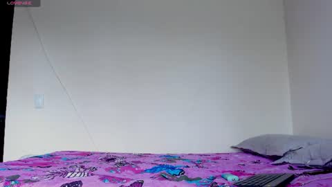 Snapshot of louise_22cm chatting on June 24, 1:10 pm Mi lu online show from June 24, 1:10 pm