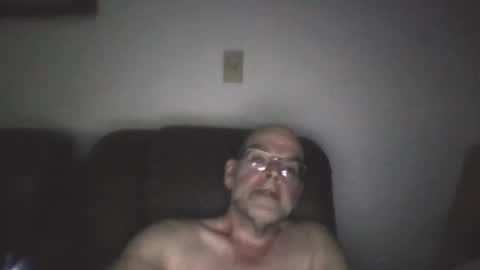 Snapshot of louism13 chatting on May 3, 4:29 am louism13 online show from May 3, 4:29 am