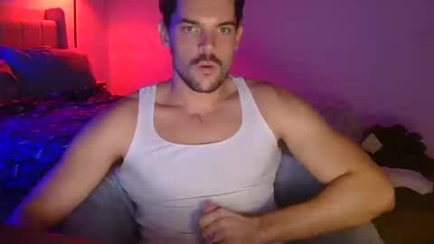Snapshot of louisvalmer chatting on October 16, 3:29 am Louis Valmer online show from October 16, 3:29 am