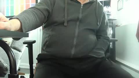 Snapshot of loumtl3 chatting on January 25, 7:49 pm loumtl3 online show from January 25, 7:49 pm