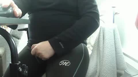 Snapshot of loumtl3 chatting on February 18, 3:32 pm loumtl3 online show from February 18, 3:32 pm