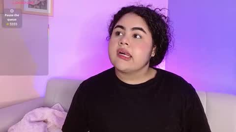 lourdes_moon22 online show from December 19, 12:12 pm