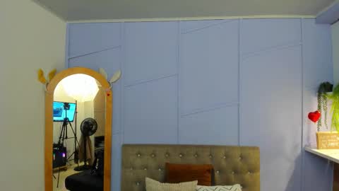 Louren Fox online show from November 27, 11:34 am