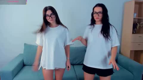 Brook and Del online show from October 9, 4:43 am