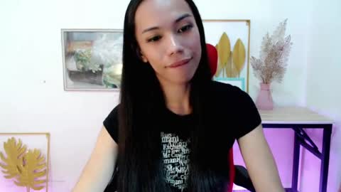 Snapshot of lovabletrexie14 chatting on August 5, 1:14 pm lovabletrexie14 online show from August 5, 1:14 pm