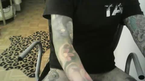 Snapshot of lovalova666 chatting on December 2, 11:59 am Guapito online show from December 2, 11:59 am