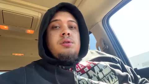 Snapshot of love01109 chatting on October 2, 3:52 pm love01109 online show from October 2, 3:52 pm