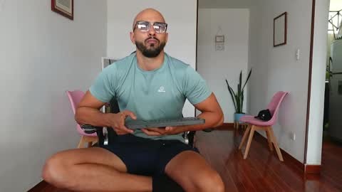 love2000x online show from April 8, 7:03 pm