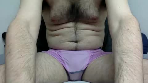 Snapshot of love_a_big_booty chatting on April 29, 2:37 am love_a_big_booty online show from April 29, 2:37 am
