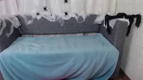 love bella  online show from October 8, 12:52 am