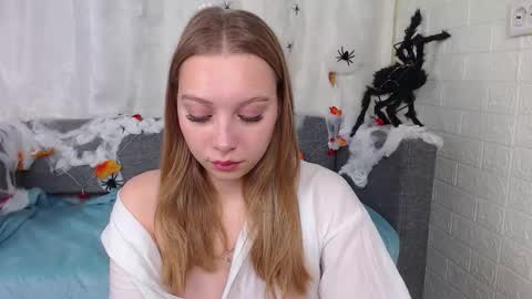 love bella  online show from October 20, 12:11 am