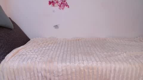 love bella  online show from February 20, 12:29 am