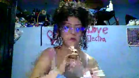 Snapshot of love_electra chatting on February 2, 2:10 am love_electra online show from February 2, 2:10 am