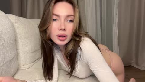 Sofi   online show from December 19, 9:00 pm