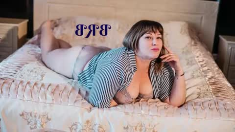 Snapshot of love_milanna chatting on December 6, 1:51 am Milana online show from December 6, 1:51 am