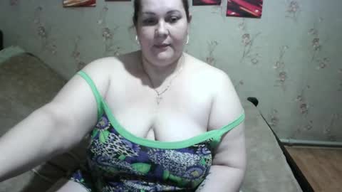 Snapshot of love_milanna chatting on December 19, 4:34 am Milana online show from December 19, 4:34 am