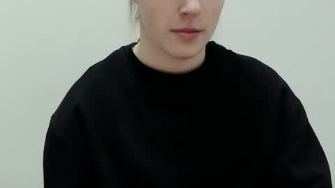 Vivian online show from November 25, 1:44 pm