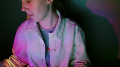 Snapshot of love_vivian chatting on February 13, 2:13 pm Vivian online show from February 13, 2:13 pm