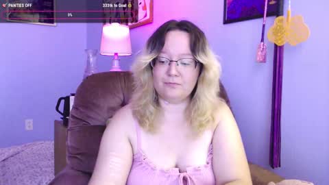 love_you_julia online show from September 14, 9:58 pm