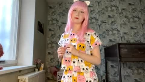 Kim online show from April 4, 1:08 pm