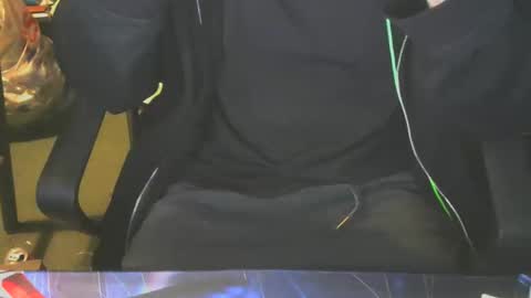 Snapshot of lovebird71 chatting on November 16, 4:29 am lovebird71 online show from November 16, 4:29 am