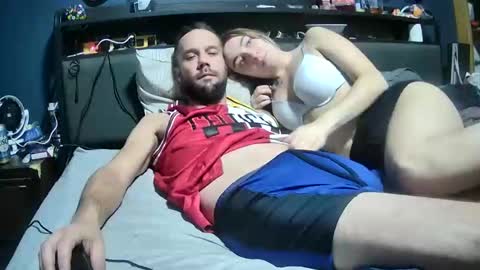 Snapshot of lovecoupleqc chatting on November 10, 4:44 am lovecoupleqc online show from November 10, 4:44 am