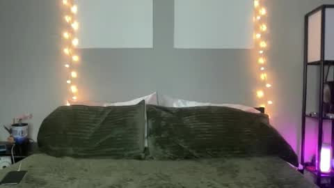 Olivia Rose online show from February 6, 2:16 am