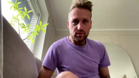 lovefuesse online show from October 28, 9:02 am