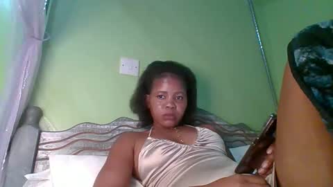 Snapshot of lovegal335 chatting on May 23, 6:01 pm lovegal335 online show from May 23, 6:01 pm