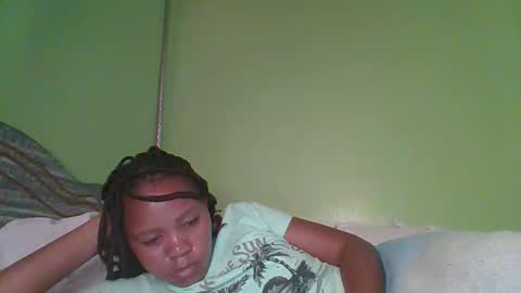 Snapshot of lovegal335 chatting on June 3, 6:27 am lovegal335 online show from June 3, 6:27 am