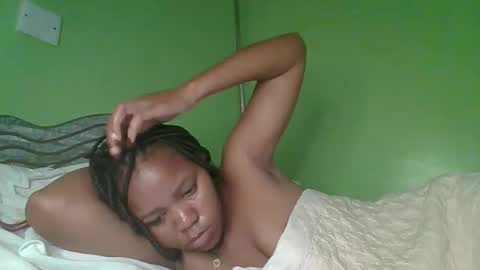 Snapshot of lovegal335 chatting on June 4, 7:58 am lovegal335 online show from June 4, 7:58 am