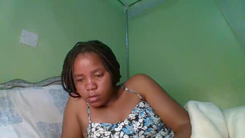Snapshot of lovegal335 chatting on June 25, 8:02 pm lovegal335 online show from June 25, 8:02 pm