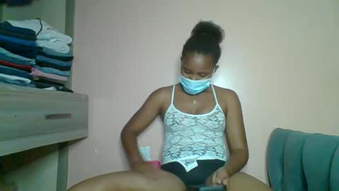 Snapshot of lovegal335 chatting on June 27, 6:24 pm lovegal335 online show from June 27, 6:24 pm