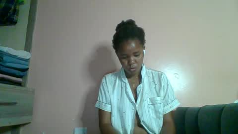 Snapshot of lovegal335 chatting on June 29, 7:36 pm lovegal335 online show from June 29, 7:36 pm