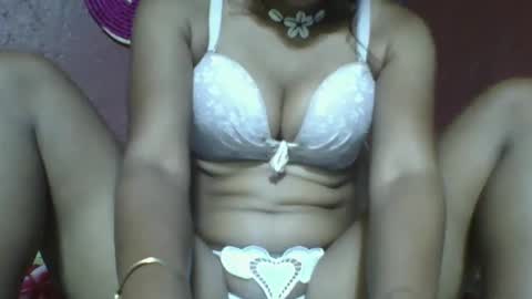 loveinlife750427 online show from February 6, 9:43 am