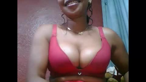 loveinlife750427 online show from October 18, 5:32 am