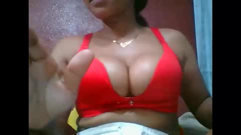 loveinlife750427 online show from January 16, 7:51 pm