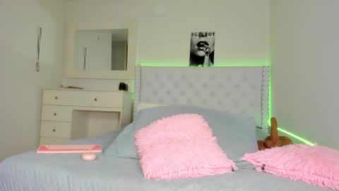 Val online show from December 21, 11:56 pm