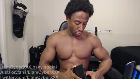 Snapshot of loveleexd21 chatting on February 23, 4:28 am loveleexd21 online show from February 23, 4:28 am