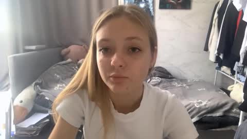 Ella online show from October 13, 7:41 am