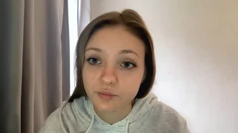 Ella online show from October 27, 5:55 am