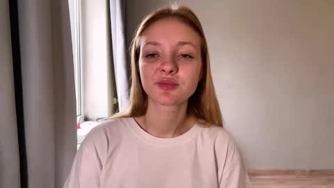 Ella online show from December 2, 6:52 am