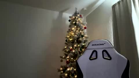 Love online show from December 3, 3:54 pm