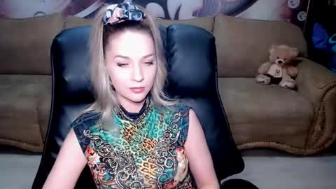 private open online show from January 18, 4:42 pm
