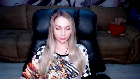 private open online show from October 4, 3:21 pm