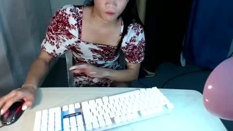 Snapshot of lovely_angel_intown chatting on December 16, 11:01 am your angel online show from December 16, 11:01 am