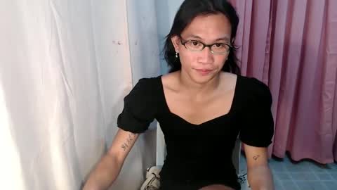 Snapshot of lovely_angel_intown chatting on December 31, 1:57 am your angel online show from December 31, 1:57 am