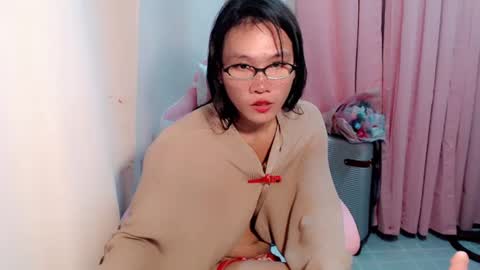 Snapshot of lovely_angel_intown chatting on January 10, 12:06 am your angel online show from January 10, 12:06 am