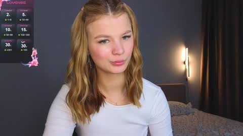 Snapshot of lovely_babyy chatting on December 31, 3:45 am Jenny online show from December 31, 3:45 am
